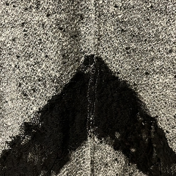 𝅺we The Free black and gray lace top size L - Picture 6 of 6